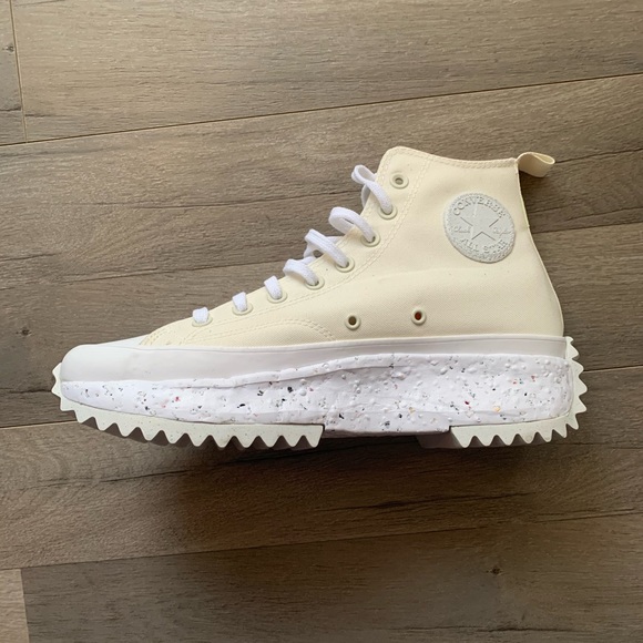 CONVERSE Platform Unisex Shoes brand new never been worn!